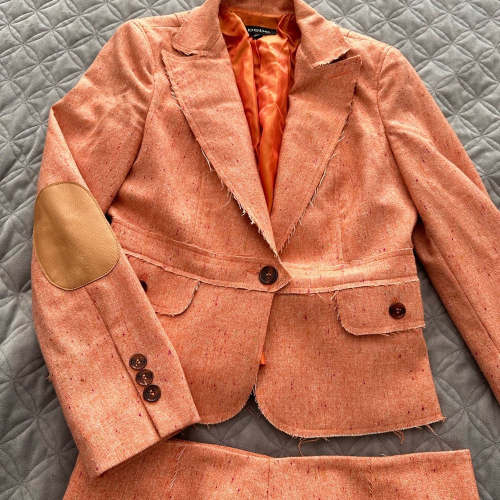 Bebe Suit Womens size 8 Peach Pink Long Sleeve Wool Blend 23513